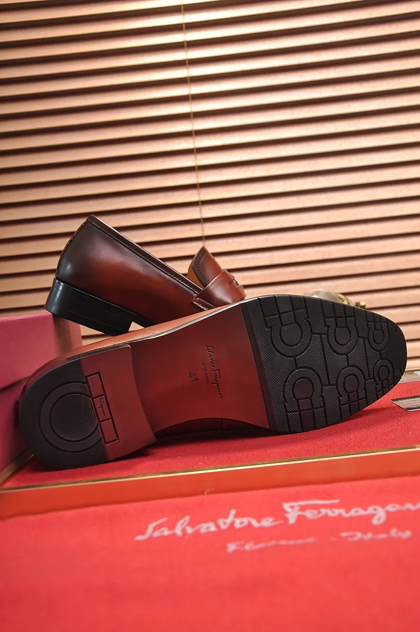 Men's shoes 💰500💶[Ferragamo/Ferragamo] The latest model in the counter. Original imported high-quality cowhide with open edges + imported 🐂 water-dyed cowhide lining + original luxury metal buckle + original combined outsole. Comparison without pressure 38--45 (45 is custom-made and cannot be returned or exchanged)